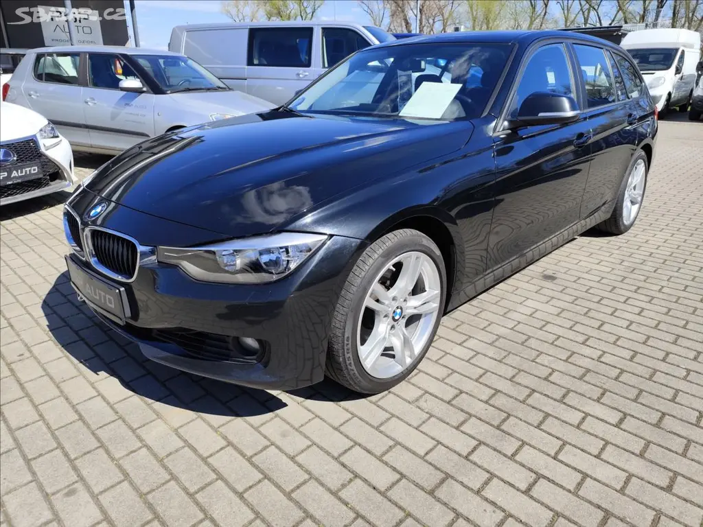 BMW Řada 3, 328i 180KW M-ALU 18 NAVI TOP K